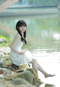 温暖的少女@汤音璇-IT日志资源网