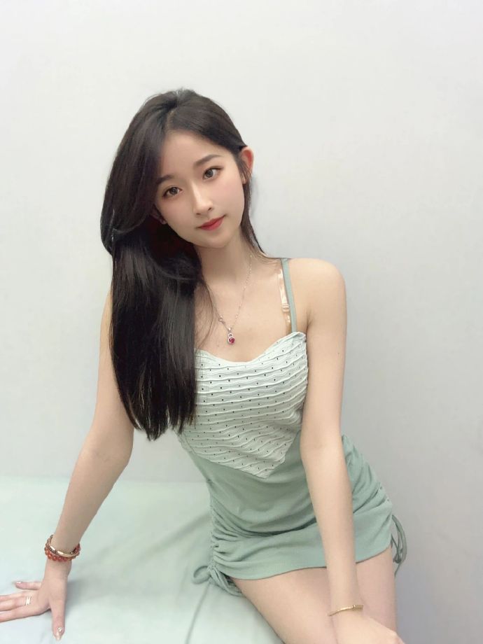 上有天堂，下有苏杭。佳人在杭，人生几何。（气质大学生）