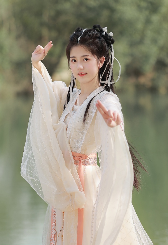 想我的话 就对着海螺说说话吧.@林熹微-