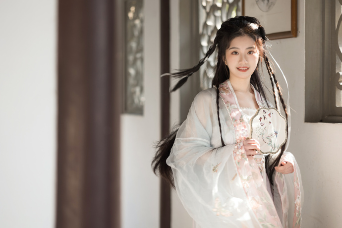 是尚书府温柔善良的大小姐出镜：客妹