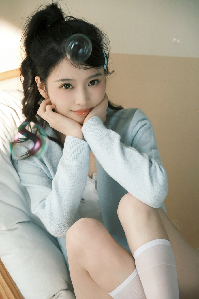 冒着彩虹泡泡的午后富士拍的日系清透感写真：@一粒佳佳_ ✖️