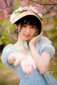 送你一朵小红花开在你昨天新长的枝桠。@豆丁包包 出镜@汤-IT日志资源网