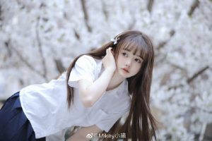 樱花少女摄影：@Mikey小曦 出镜：@兰幼金-IT日志资源网