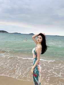 喜欢被海浪拍打在沙滩上，更喜欢在️上浪 。深圳-IT日志资源网